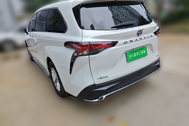 Used Toyota Granvia 2023 2.5L Hybrid Comfort Edition Rear Left 45 Deg