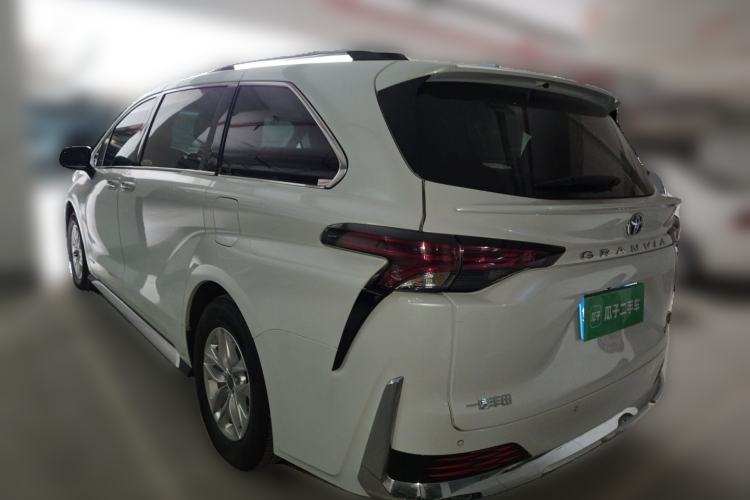 Used Toyota Granvia 2023 2.5L Hybrid Comfort Edition Rear Left 45 Deg