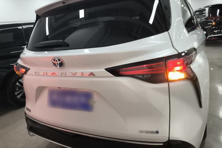 Used Toyota Granvia 2023 2.5L Hybrid Luxury Edition Rear