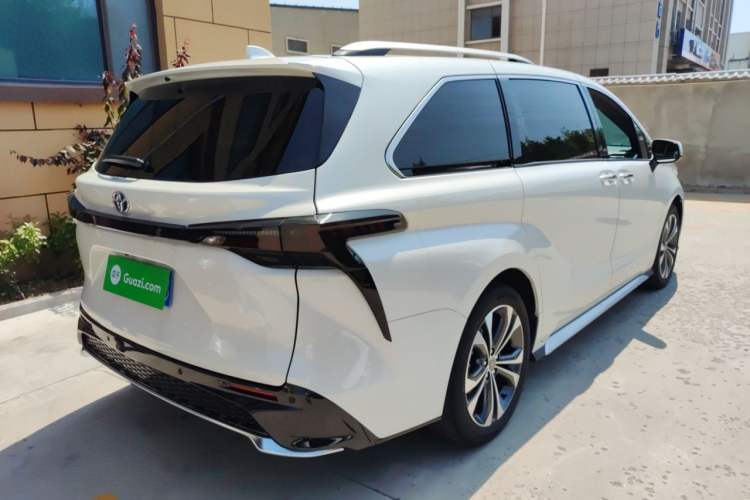 Used Toyota Granvia 2023 2.5L Hybrid Prestige PLUS Edition Rear Right 45 Deg