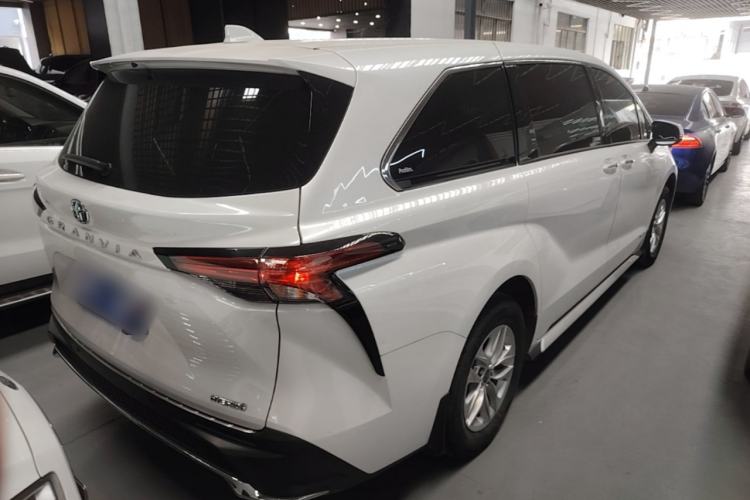 Used Toyota Granvia 2023 2.5L Hybrid Comfort Edition Rear Right 45 Deg