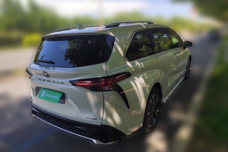Used Toyota Granvia 2023 2.5L Hybrid Luxury Edition Rear Right 45 Deg