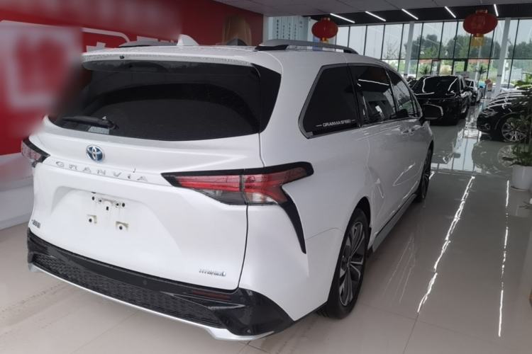 Used Toyota Granvia 2023 2.5L Hybrid Prestige PLUS Edition Rear Right 45 Deg