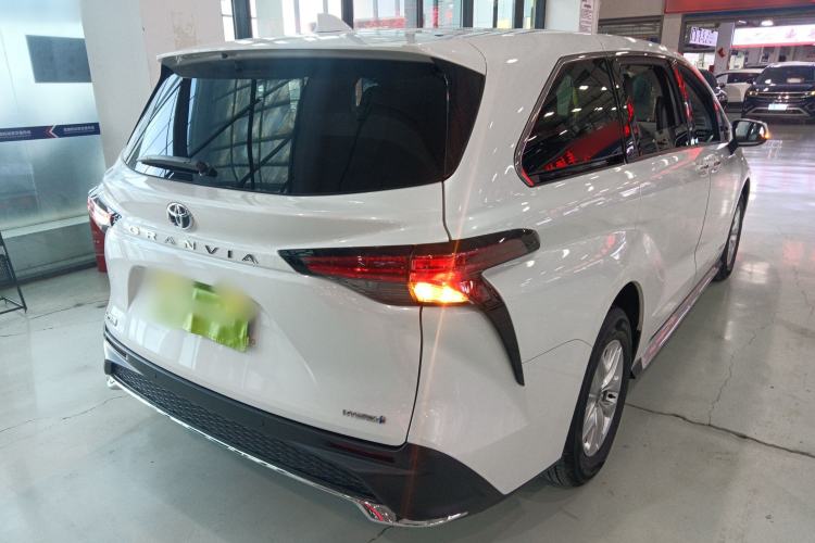 Used Toyota Granvia 2023 2.5L Hybrid Comfort Edition Rear Right 45 Deg