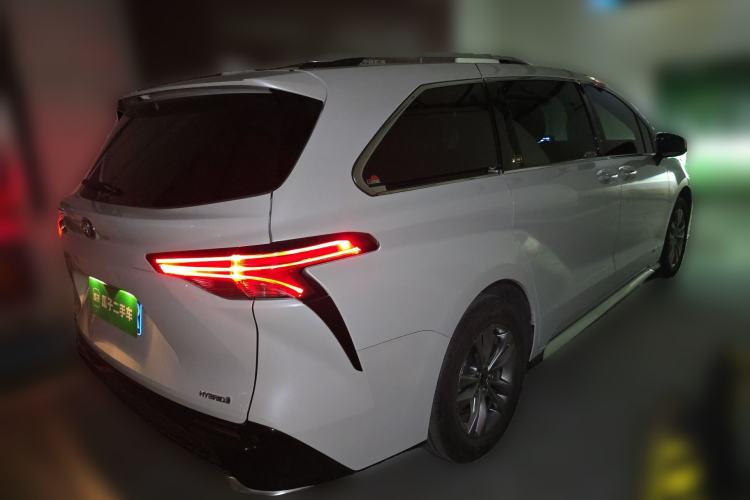 Used Toyota Granvia 2023 2.5L Hybrid Prestige VIP Edition Rear Right 45 Deg