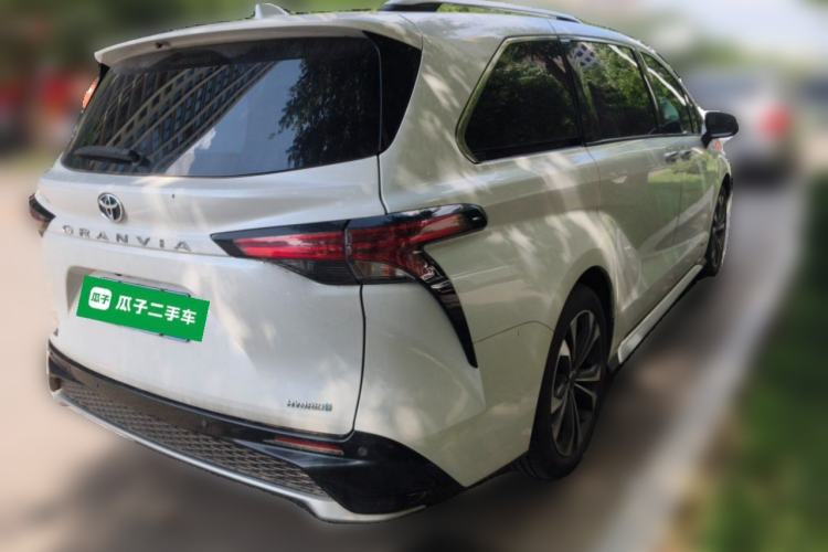 Used Toyota Granvia 2023 2.5L Hybrid Prestige PLUS Edition Rear Right 45 Deg
