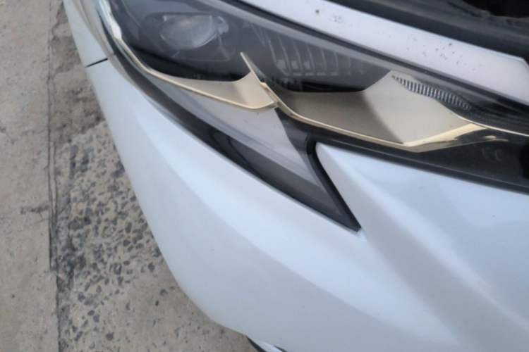 Used Toyota Granvia 2023 2.5L Hybrid Luxury Edition Right Front Headlight