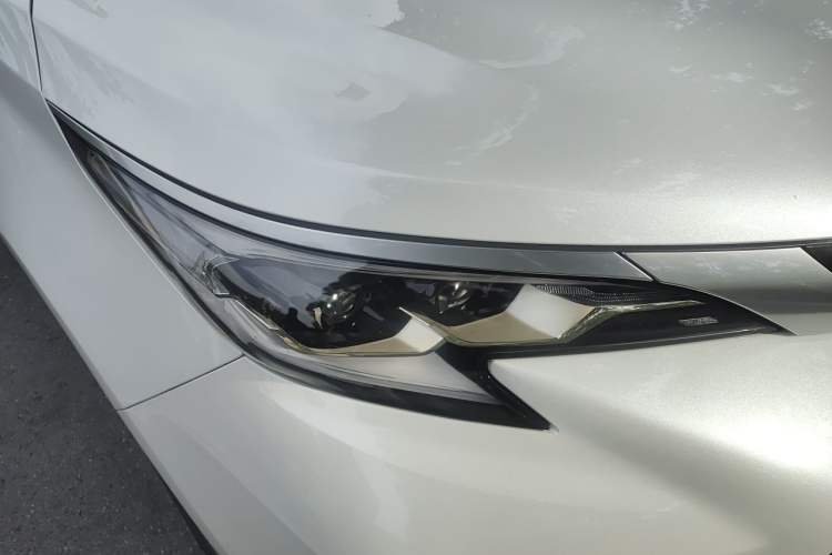 Used Toyota Granvia 2023 2.5L Hybrid Flagship VIP Edition Right Front Headlight