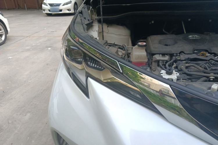Used Toyota Granvia 2023 2.5L Hybrid Comfort Edition Right Front Headlight