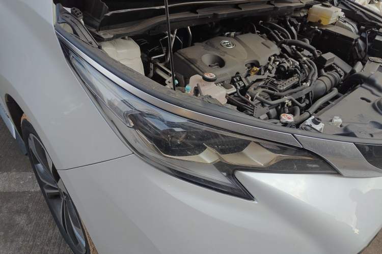 Used Toyota Granvia 2023 2.5L Hybrid Prestige PLUS Edition Right Front Headlight