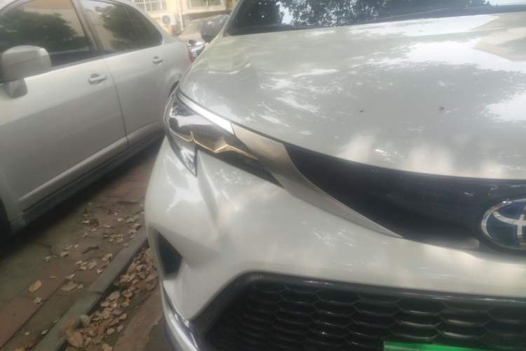 Used Toyota Granvia 2023 2.5L Hybrid Prestige PLUS Edition Right Front Headlight
