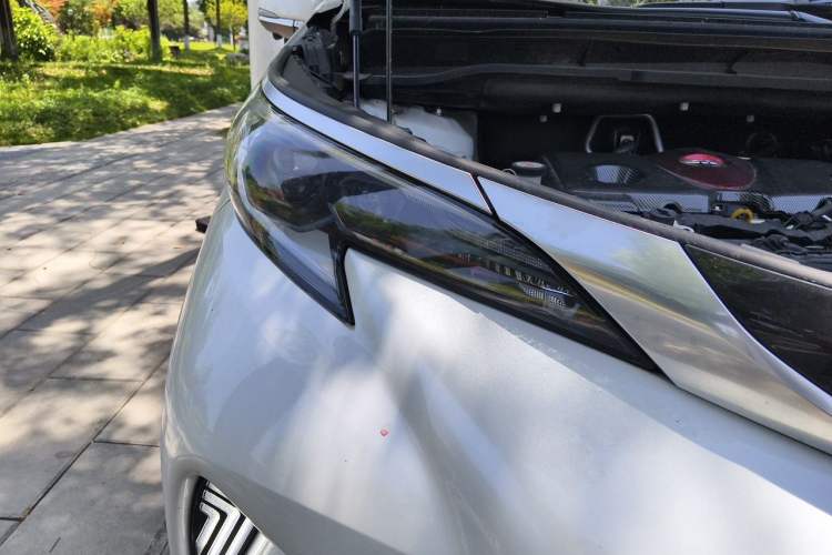 Used Toyota Granvia 2023 2.5L Hybrid Prestige Wellness PLUS Edition Right Front Headlight