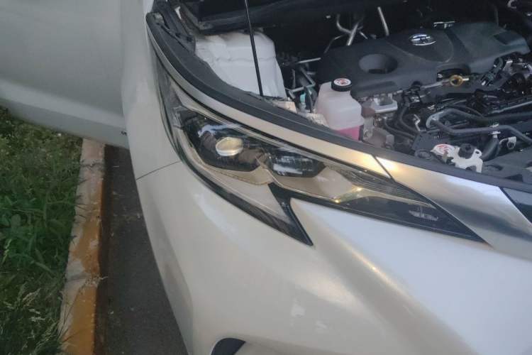 Used Toyota Granvia 2023 2.5L Hybrid Prestige PLUS Edition Right Front Headlight