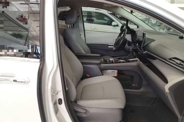 Used Toyota Granvia 2023 2.5L Hybrid Comfort Edition Right Front Seat