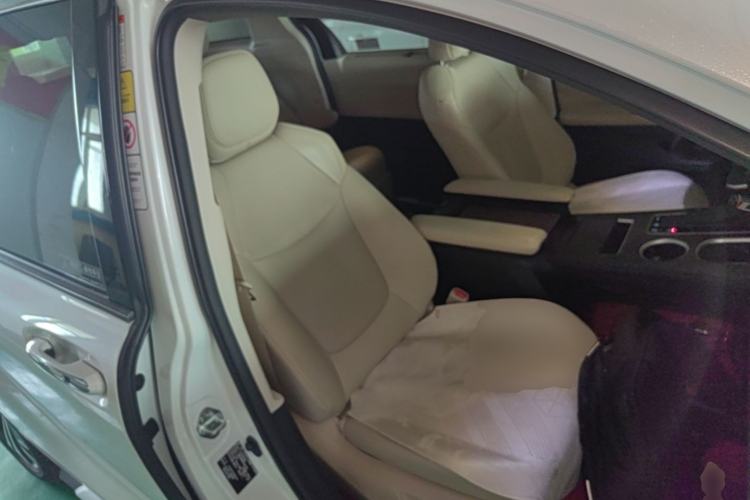 Used Toyota Granvia 2023 2.5L Hybrid Prestige PLUS Edition Right Front Seat