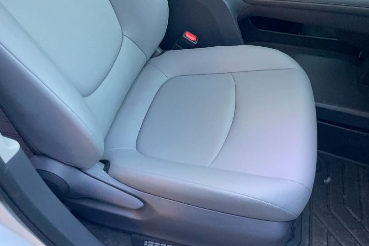 Used Toyota Granvia 2023 2.5L Hybrid Comfort Edition Right Front Seat