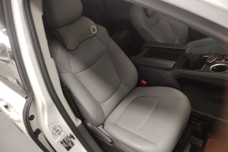 Used Toyota Granvia 2023 2.5L Hybrid Comfort Edition Right Front Seat