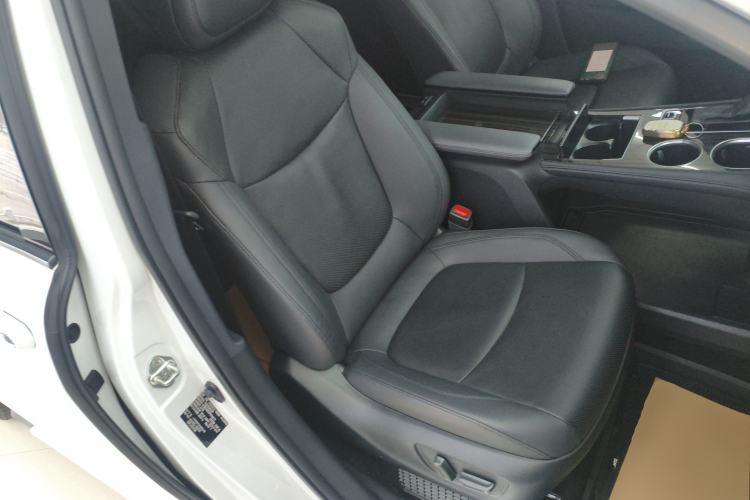 Used Toyota Granvia 2023 2.5L Hybrid Flagship VIP Edition Right Front Seat