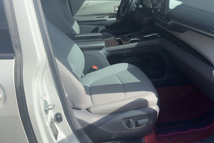 Used Toyota Granvia 2023 2.5L Hybrid Comfort Edition Right Front Seat