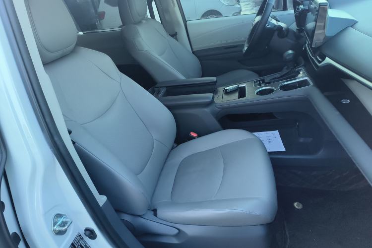 Used Toyota Granvia 2023 2.5L Hybrid Comfort Edition Right Front Seat
