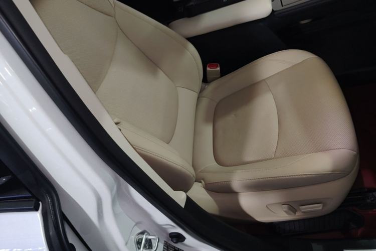 Used Toyota Granvia 2023 2.5L Hybrid Prestige VIP Edition Right Front Seat
