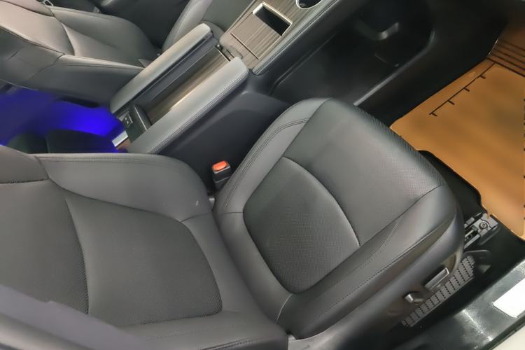 Used Toyota Granvia 2023 2.5L Hybrid Prestige VIP Edition Right Front Seat