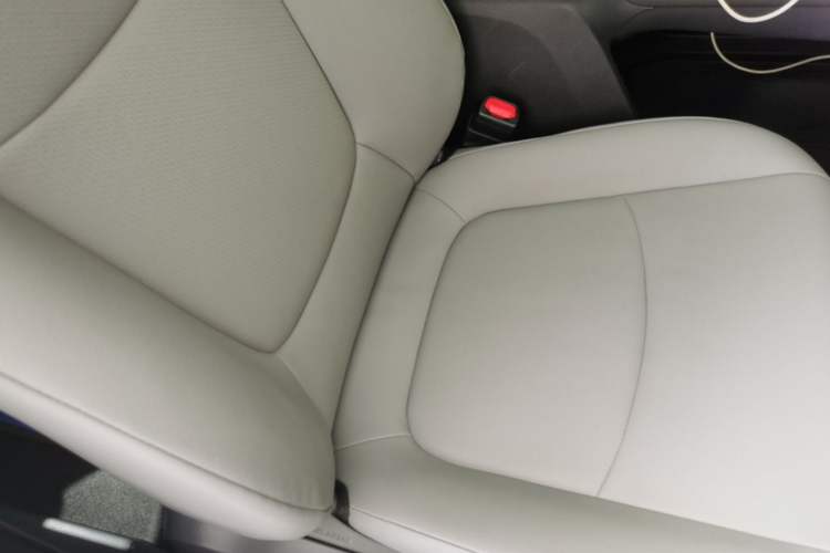 Used Toyota Granvia 2023 2.5L Hybrid Comfort Edition Right Front Seat
