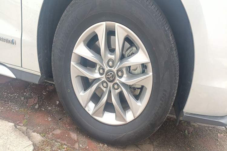 Used Toyota Granvia 2023 2.5L Hybrid Comfort Edition Right Front Wheel Hub