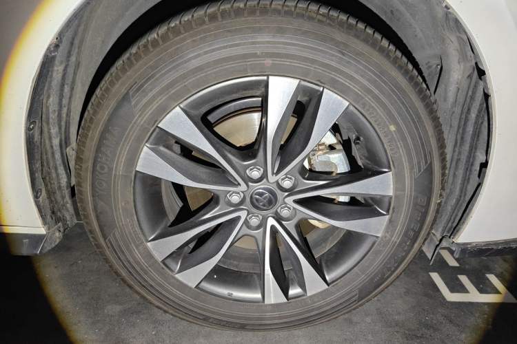 Used Toyota Granvia 2023 2.5L Hybrid Luxury Edition Right Front Wheel Hub