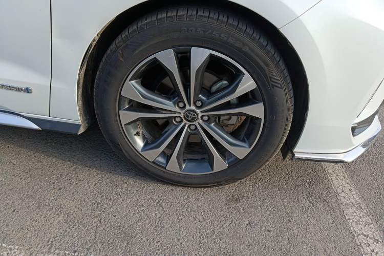 Used Toyota Granvia 2023 2.5L Hybrid Prestige PLUS Edition Right Front Wheel Hub