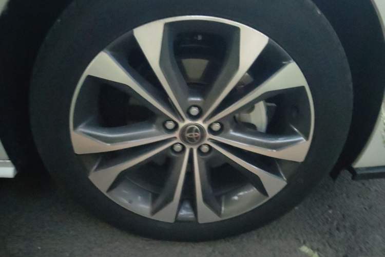 Used Toyota Granvia 2023 2.5L Hybrid Prestige PLUS Edition Right Front Wheel Hub