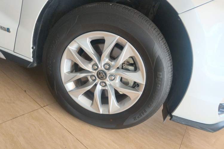 Used Toyota Granvia 2023 2.5L Hybrid Comfort Edition Right Front Wheel Hub