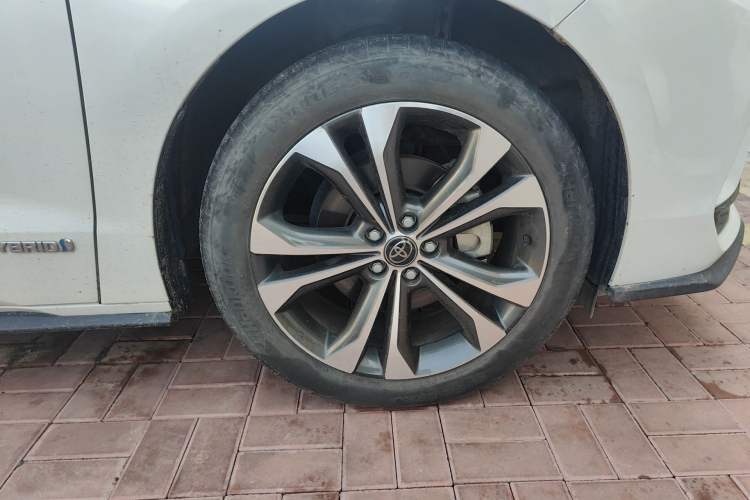 Used Toyota Granvia 2023 2.5L Hybrid Prestige PLUS Edition Right Front Wheel Hub