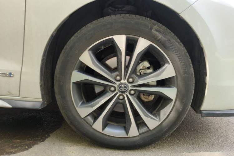 Used Toyota Granvia 2023 2.5L Hybrid Prestige PLUS Edition Right Front Wheel Hub