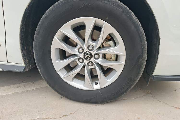 Used Toyota Granvia 2023 2.5L Hybrid Comfort Edition Right Front Wheel Hub