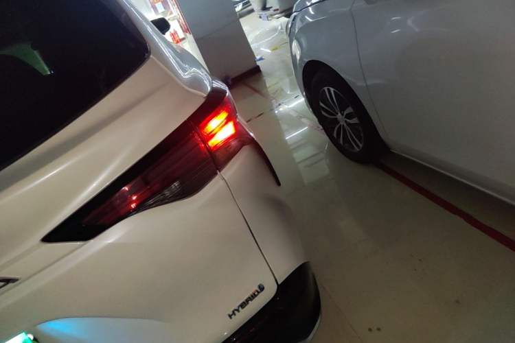 Used Toyota Granvia 2023 2.5L Hybrid Luxury Edition Right Rear Taillight