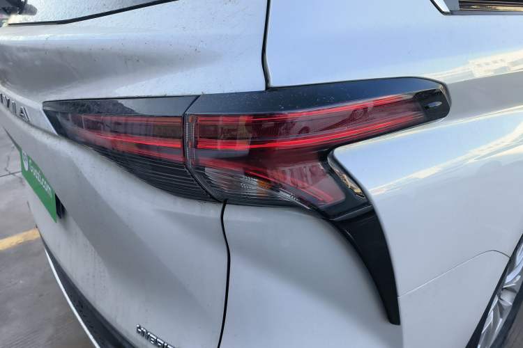 Used Toyota Granvia 2023 2.5L Hybrid Comfort Edition Right Rear Taillight