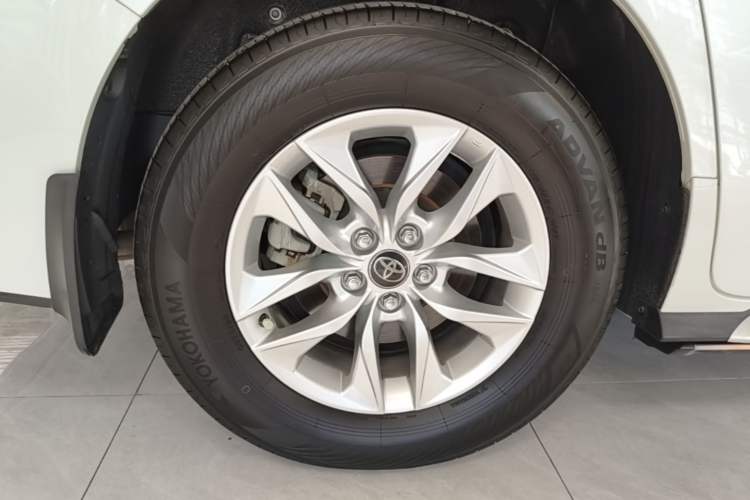 Used Toyota Granvia 2023 2.5L Hybrid Comfort Edition Right Rear Wheel Hub
