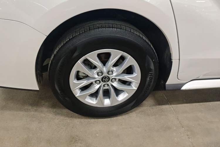 Used Toyota Granvia 2023 2.5L Hybrid Comfort Edition Right Rear Wheel Hub