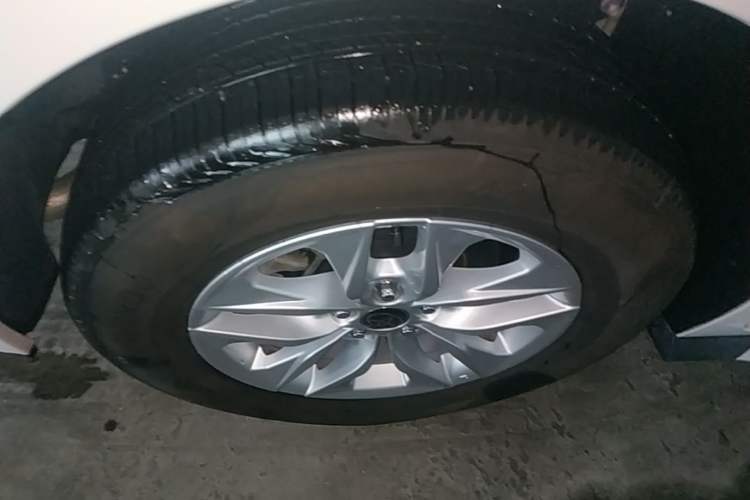 Used Toyota Granvia 2023 2.5L Hybrid Comfort Edition Right Rear Wheel Hub