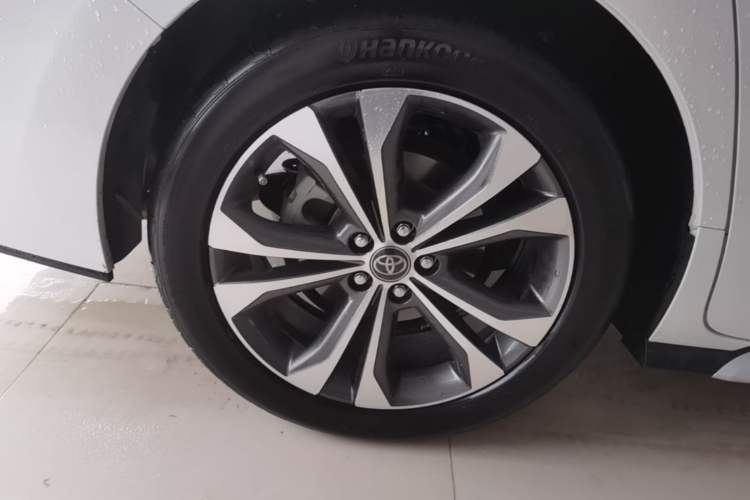 Used Toyota Granvia 2023 2.5L Hybrid Prestige PLUS Edition Right Rear Wheel Hub