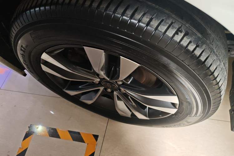 Used Toyota Granvia 2023 2.5L Hybrid Luxury Edition Right Rear Wheel Hub