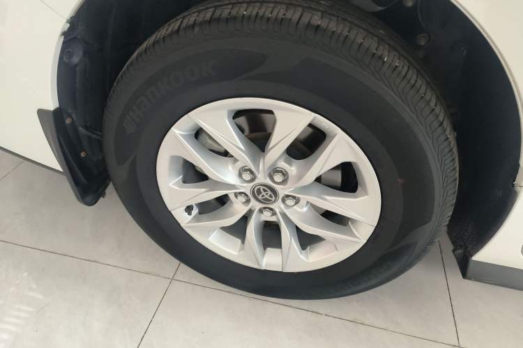Used Toyota Granvia 2023 2.5L Hybrid Comfort Edition Right Rear Wheel Hub