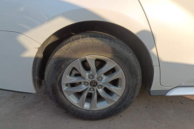 Used Toyota Granvia 2023 2.5L Hybrid Comfort Edition Right Rear Wheel Hub
