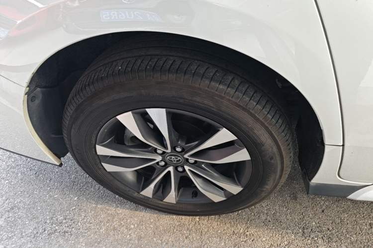 Used Toyota Granvia 2023 2.5L Hybrid Luxury Edition Right Rear Wheel Hub