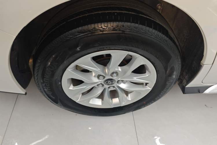 Used Toyota Granvia 2023 2.5L Hybrid Comfort Edition Right Rear Wheel Hub