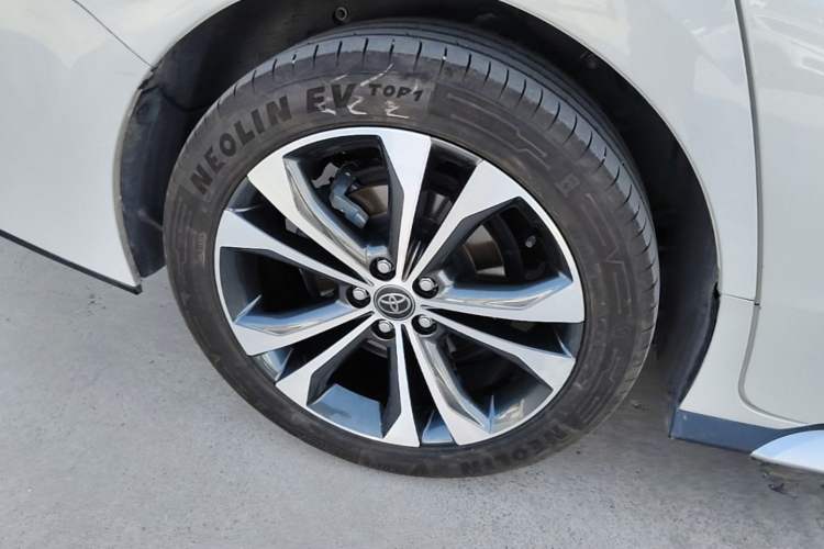 Used Toyota Granvia 2023 2.5L Hybrid Prestige PLUS Edition Right Rear Wheel Hub