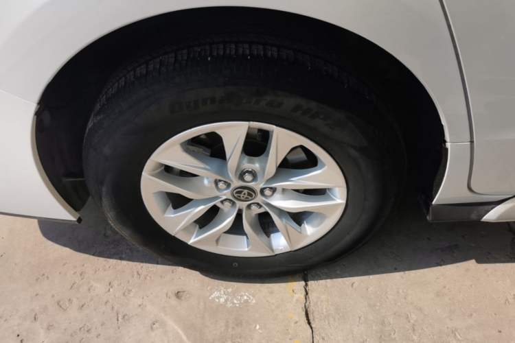 Used Toyota Granvia 2023 2.5L Hybrid Comfort Edition Right Rear Wheel Hub