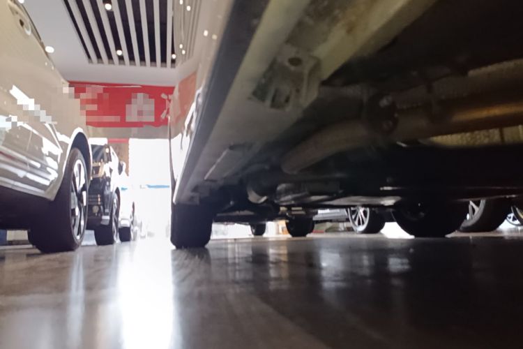 Used Toyota Granvia 2023 2.5L Hybrid Comfort Edition Right Side Sill
