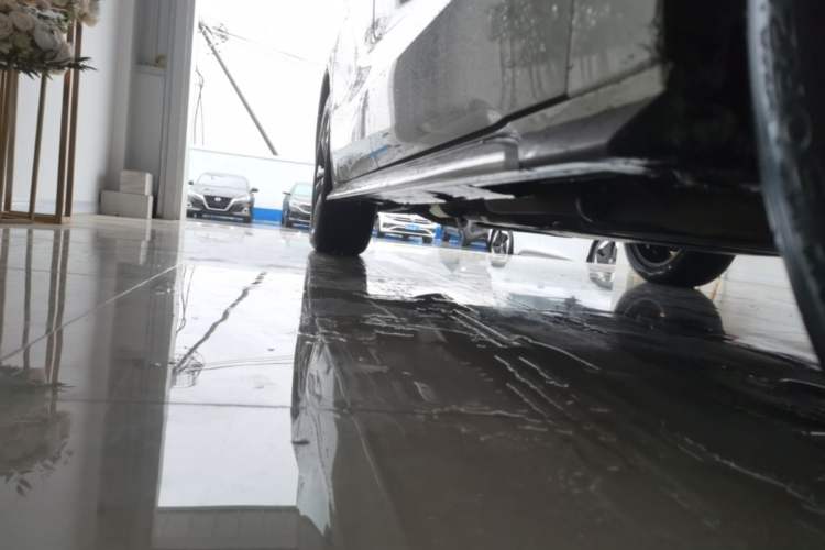 Used Toyota Granvia 2023 2.5L Hybrid Prestige PLUS Edition Right Side Sill